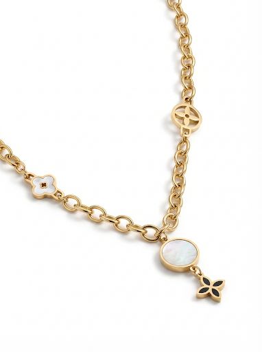 Minimalist Gold Clover Necklace