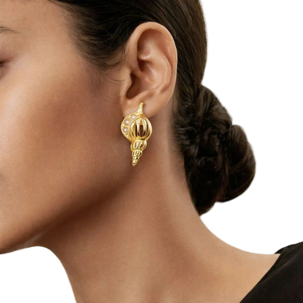 Shell Stud Earrings with White Pearl