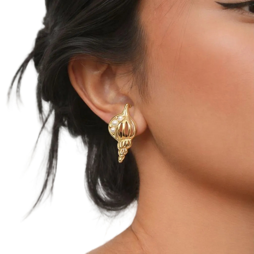 Shell Stud Earrings with White Pearl