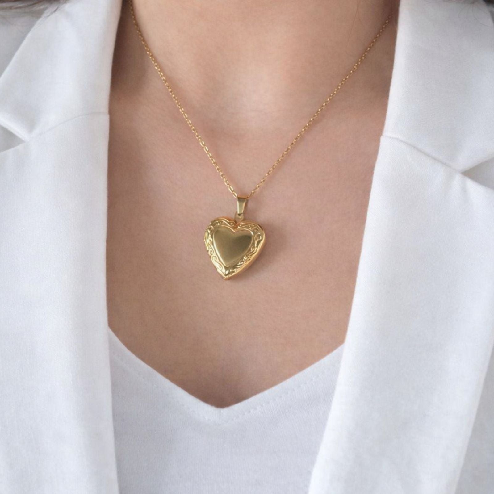 Vintage Filigree Heart Bendant
