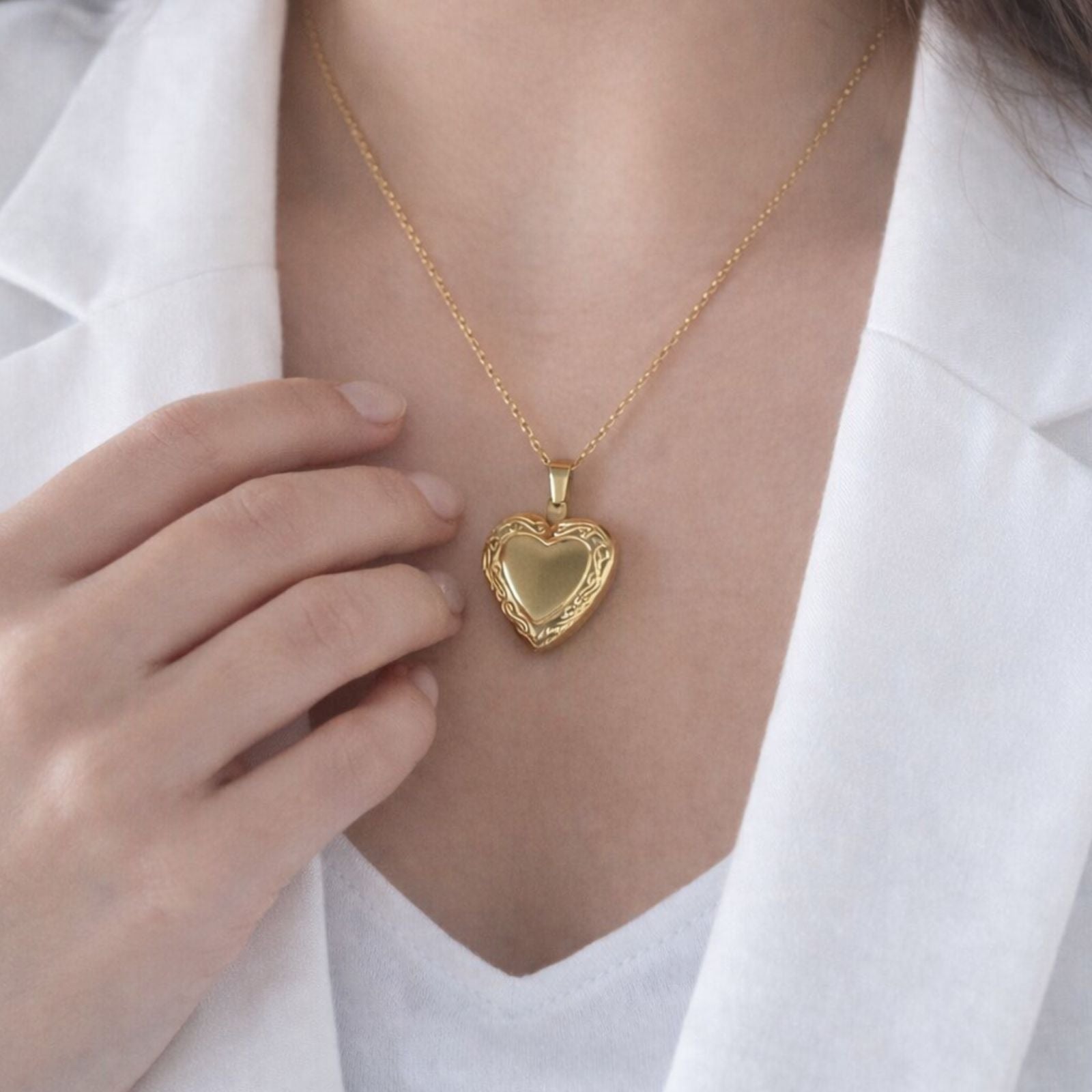 Vintage Filigree Heart Bendant